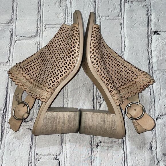 Vince Camuto 'Tricinda' Cutout Sandals - 6 - Picture 6 of 7